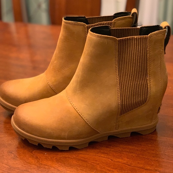 Sorel Shoes - Brand New Sorel Joan Of Arctic Wedge II Chelsea